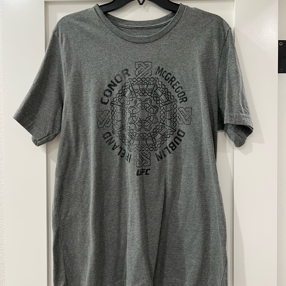 Conor McGregor UFC Shirt | XL | Gray
